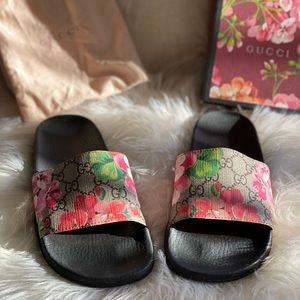 Gucci Bloom Supreme Slides